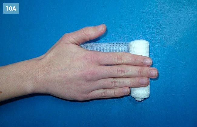Ćwiczenie rozwijania i zwijania bandaża